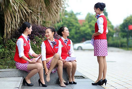 初中毕业上五年制大专五大优点