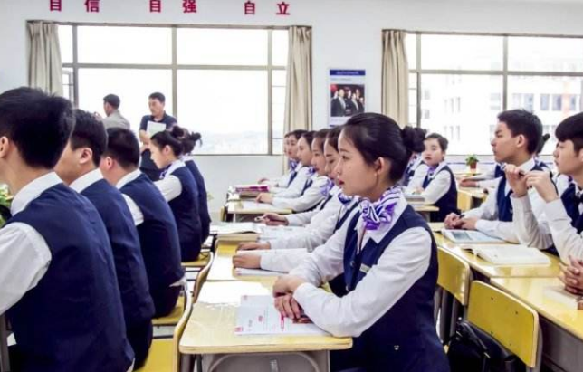 2020贵阳高铁乘务专业招生简章
