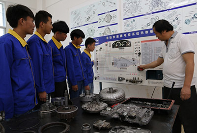云南省林业高级技工学校汽车检修2