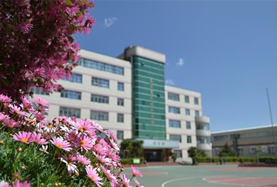昆明高级技工学校校园之春