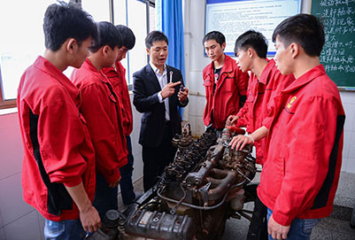 昆明市交通技工学校汽车装饰与美容
