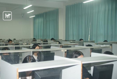 曲靖财经学校伟创班