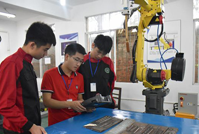 四川锅炉高级技工学校工业机器人 四川锅炉高级技工学校工业机器人