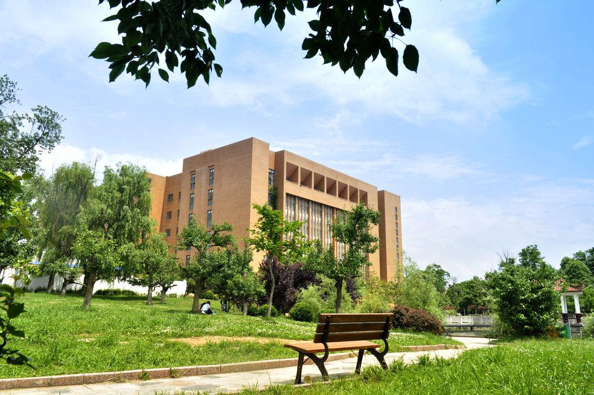 昆明医科大学校园环境