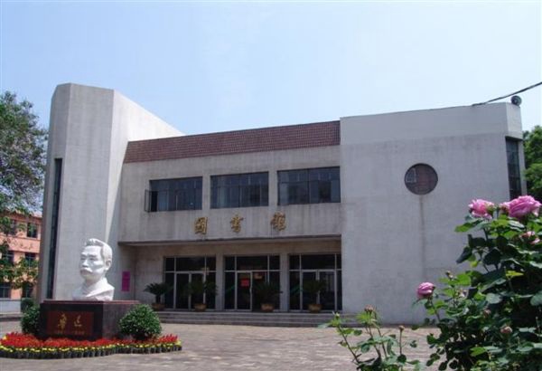 山西省农业机械化学校校园环境