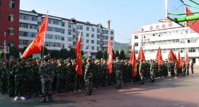 柳林县高级职业中学新生军训