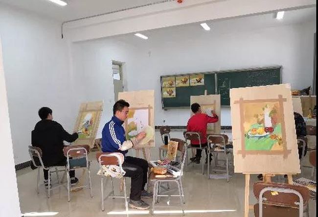 山西省特殊教育中等专业学校绘画室