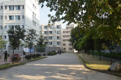 遂宁机电职业技术学校教学楼