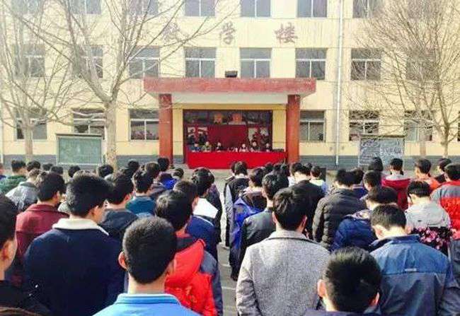 临汾蓝天文武学校教学楼