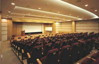 **嘉陵工业股份有限公司(集团)技工学校礼堂