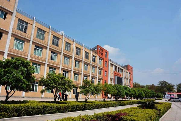 宜宾职高学院 宜宾职高学院