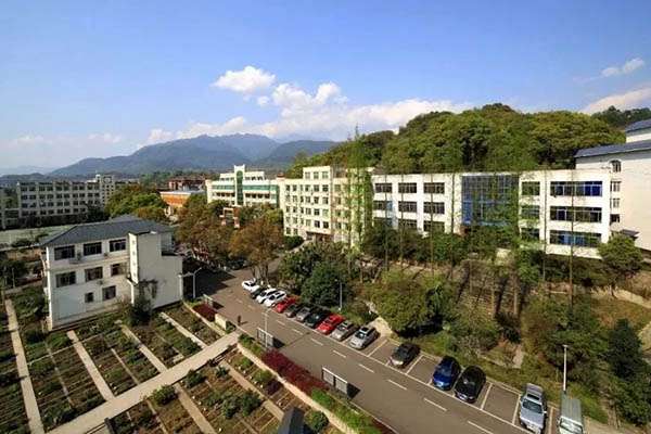四川省食品药品学校 四川省食品药品学校