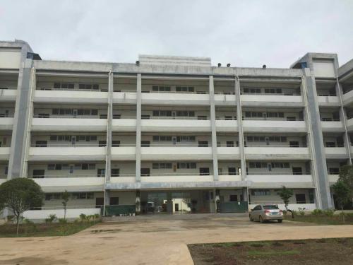 东川区第三职业中学