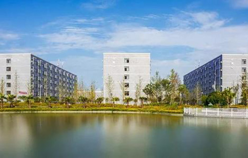 鹤庆县职业高级中学