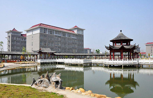 伊春市林产工业技工学校