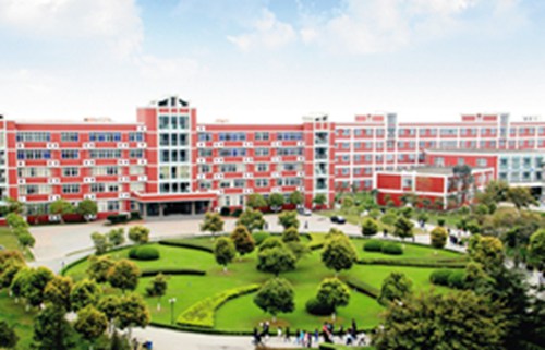 四川托普计算机职业学校怎么收费?