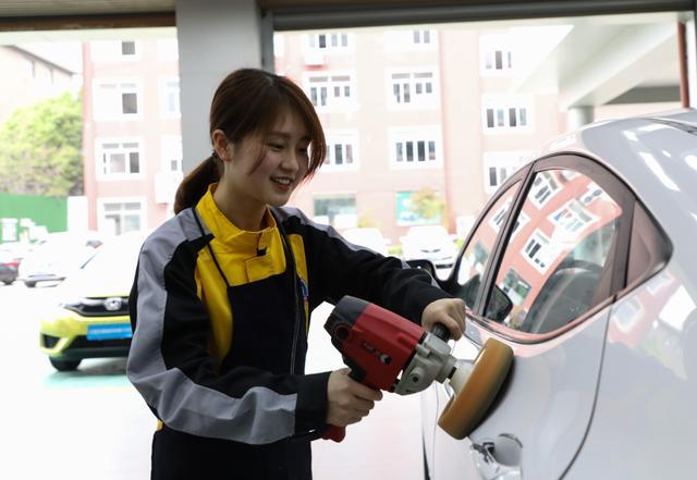 女生学汽修专业好不好?