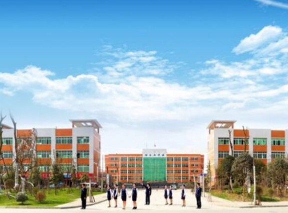 成都3十2学校哪个好 成都3十2学校哪个好