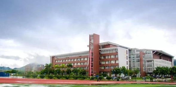四川成都铁路技工学校学费多少 四川成都铁路技工学校学费多少