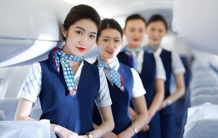 成都空乘专业的学校有哪些 成都空乘专业的学校有哪些