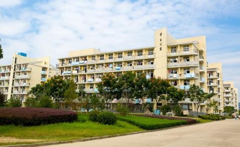 初中生毕业可以读大专吗 初中生毕业可以读大专吗