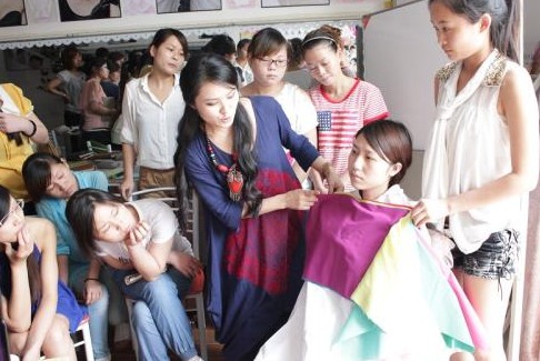 女孩子初中毕业生学什么专业好 女孩子初中毕业生学什么专业好