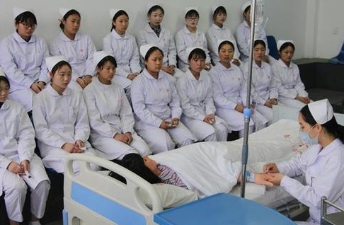成都有哪些卫校是初中生读的 成都有哪些卫校是初中生读的