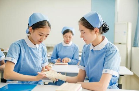 初中考不上高中学什么技术好女生
