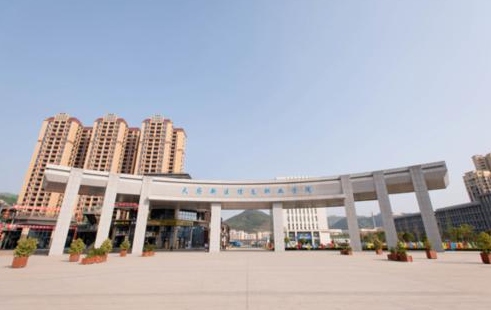 四川有哪些3加2学校