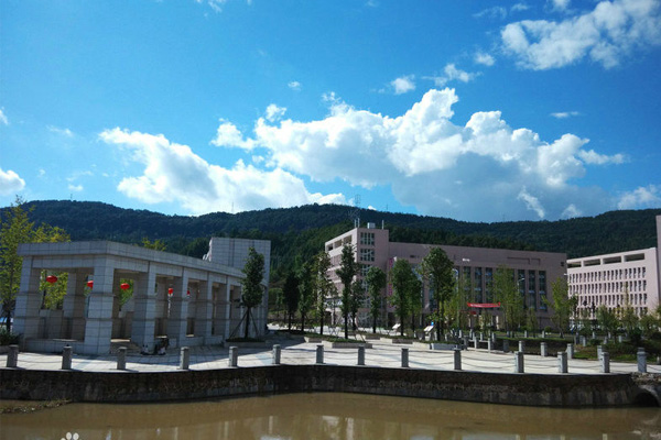 巴中职业学校 巴中职业学校