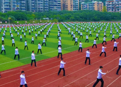 避开千军万马独木桥:通江县职业高级中学如何帮你弯道超车