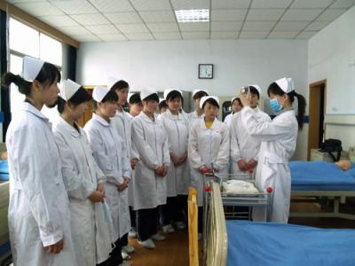 卫生学校一年学费要多少钱 卫生学校一年学费要多少钱