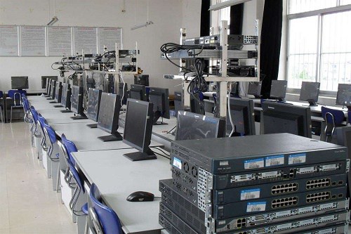 在重庆市学计算机选择一个什么专业好? 在重庆市学计算机选择一个什么专业好?