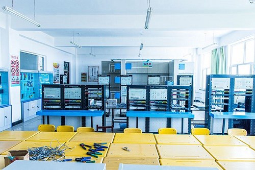 在重庆市学计算机选择一个什么专业好? 在重庆市学计算机选择一个什么专业好?