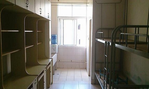 秀山县民族职业中学校的寝室是几人间 秀山县民族职业中学校的寝室是几人间