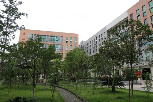 重庆荣昌区职业教育中心的收费标准 重庆荣昌区职业教育中心的收费标准
