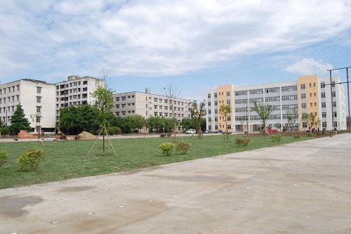 重庆市计算机职业高级中学寝室是几人间 重庆市计算机职业高级中学寝室是几人间