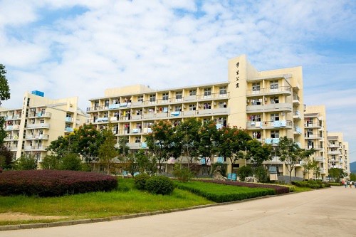 重庆微电子工业学校五年制大专寝室条件如何 重庆微电子工业学校五年制大专寝室条件如何