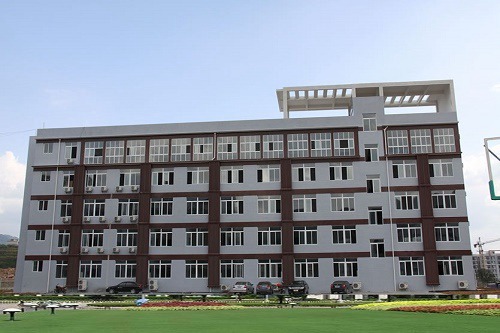 重庆市旅游学校五年制大专学校学费高吗 重庆市旅游学校五年制大专学校学费高吗