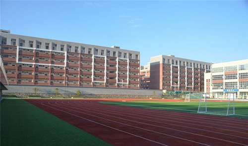 贵州省机械工业学校运动场