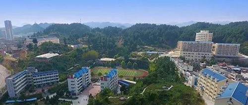 贵州省龙里中等职业学校环境：校园全景
